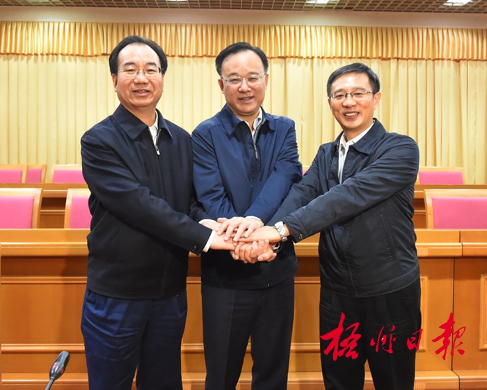 曾凯介绍了对朱学庆和李杰云的评价,简要介绍了