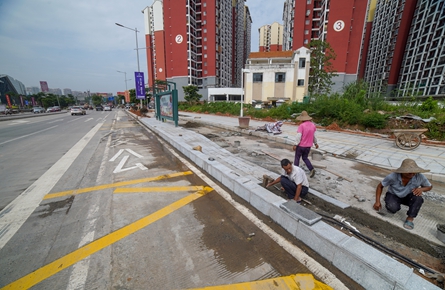 道路贯通工程铺开作业面