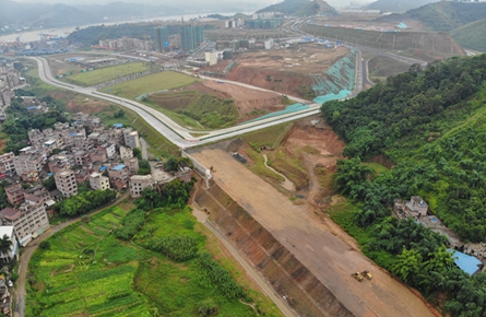 加紧建设过境公路