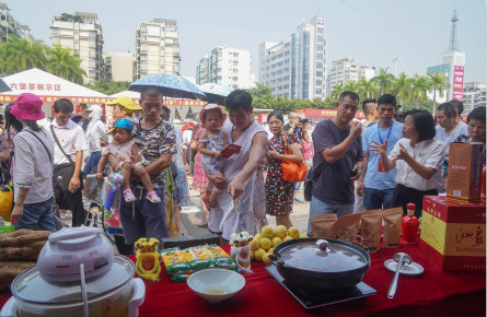 斗茶与民同乐 集市特产云集