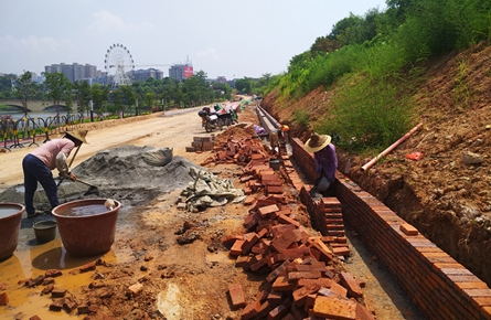 玫瑰湖公园东侧道路升级改造