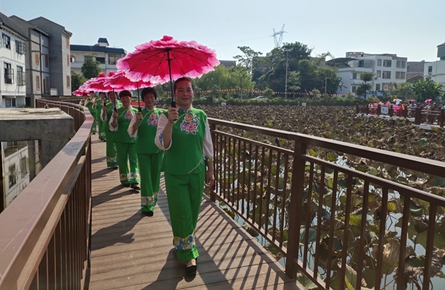 歌舞颂祖国 旗袍秀风采