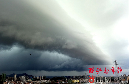 天河决堤 雷雨倾盆