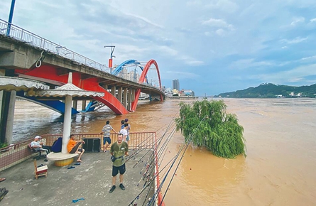 水位持续上涨