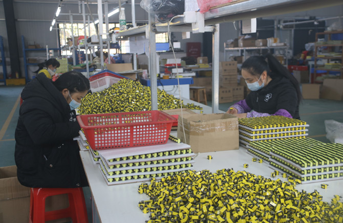 赶订单冲刺新年“开门红”