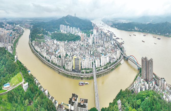 江河水势平稳