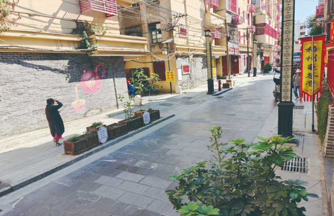 东正路铺砖维护完成